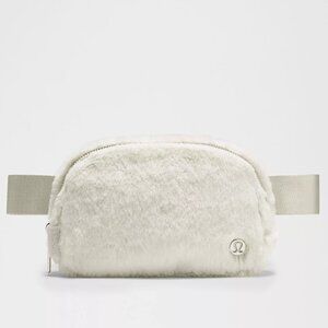 NWT Lululemon Everywhere Plush Fleece White Belt Bag 1L